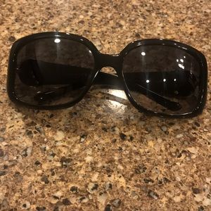 Sold!!! Black Gucci Sunglasses 🕶🔥!